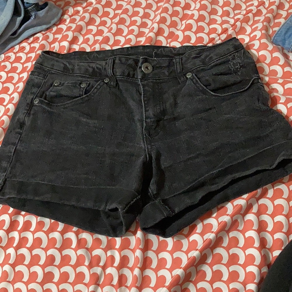 Black midrise shorts.